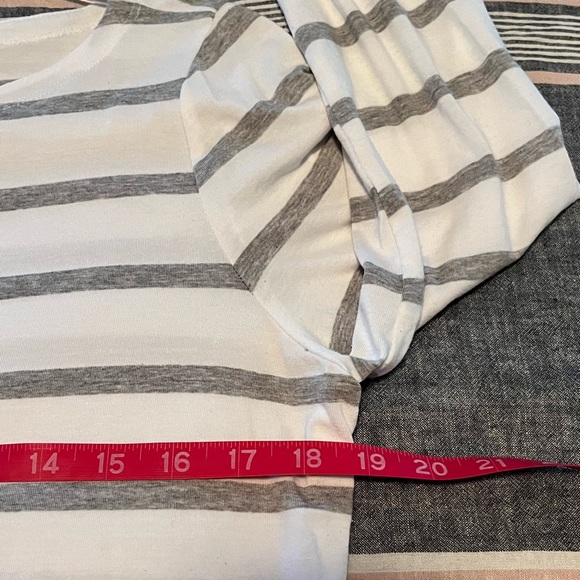 EILEEN FISHER | Med | White & Gray - Picture 4 of 6